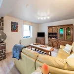 In Bullingen With Garden