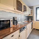 In Bullingen With Garden בית נופש *