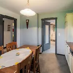 بيت للعطل In Bullingen With Garden *