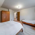 In Bullingen With Garden بيت للعطل بولانغ