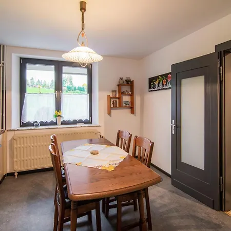 In Bullingen With Garden בולאנז'