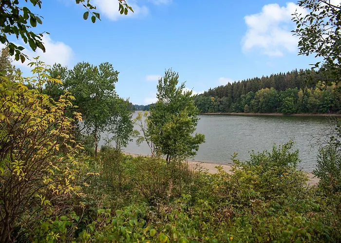 Nyaraló In Bullingen With Garden *