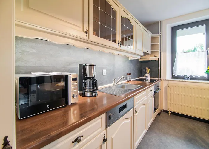 In Bullingen With Garden Nyaraló *