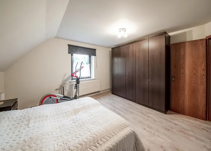 In Bullingen With Garden