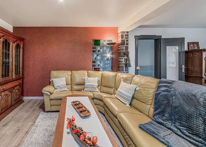 In Bullingen With Garden *