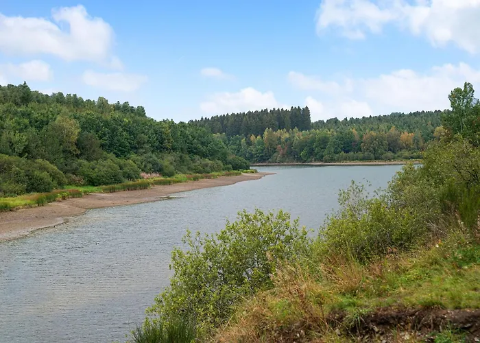 In Bullingen With Garden Nyaraló *